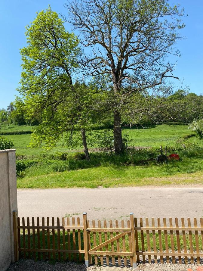 Petit Cocon Au Coeur Du Morvan Montreuillon ภายนอก รูปภาพ